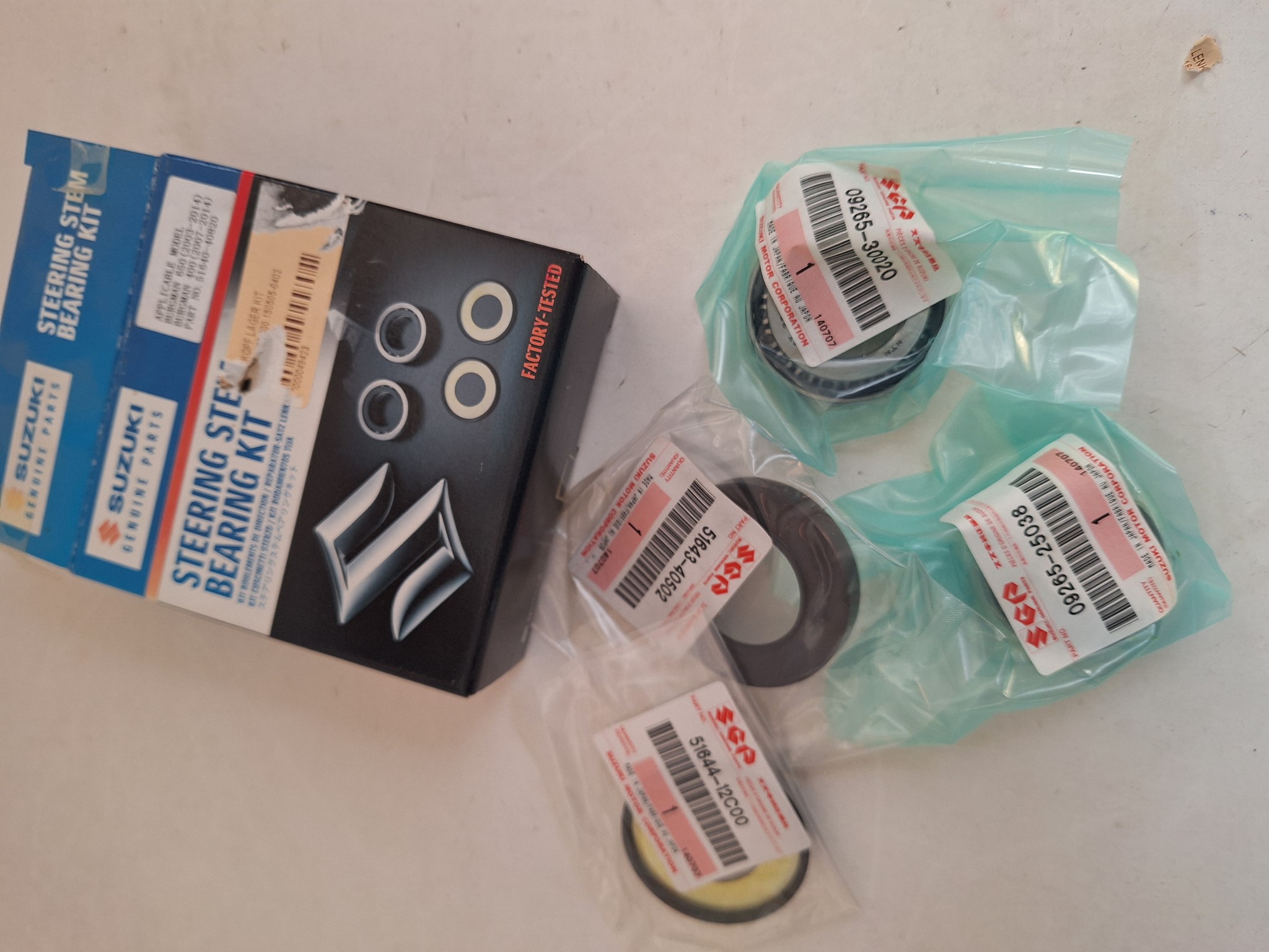 Picture of SUZUKI  LENKKOPF LAGER KIT  51640-40820